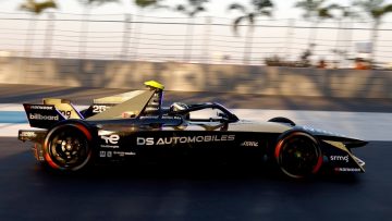 Vergne holds off Cassidy to win thrilling Hyderabad E-Prix