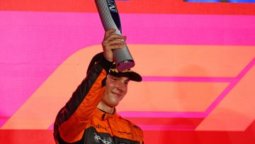 Piastri claims prestigious FIA award after debut F1 campaign