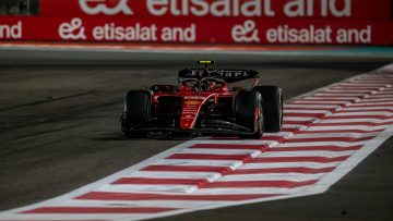 Sainz 'very disappointed' after nightmare Abu Dhabi weekend
