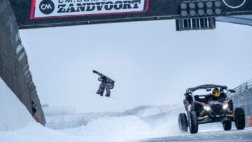 Video: Red Bull stunts at snowy F1 circuit Zandvoort