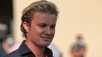 Rosberg issues Russell 'uncomfortable' instruction in Hamilton fight