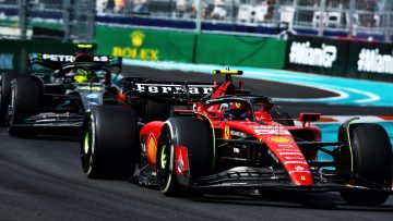 Sainz: Ferrari 'battling' with inconsistent car